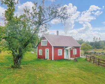 Stunning Home In Ödeshög With Kitchen - Ödeshög - Edificio