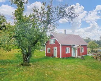 Stunning Home In Ödeshög With Kitchen - Ödeshög - Building