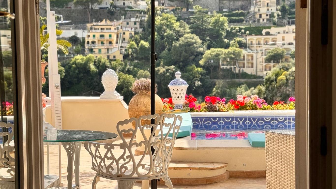 Villa Mary Suites