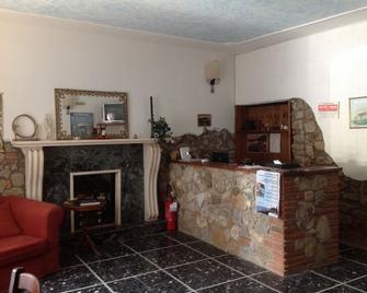 Alla Meria - Tirli - Front desk
