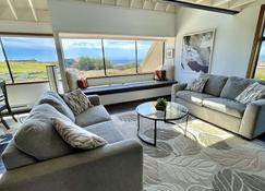 Panorama Ocean & Golf Fairway view - Bodega Bay - Living room