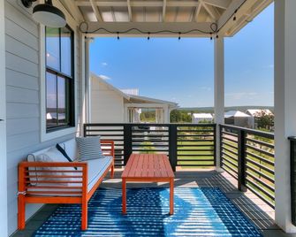 Carlton Landing! Come enjoy Greenway Getaway - Eufaula - Balcony