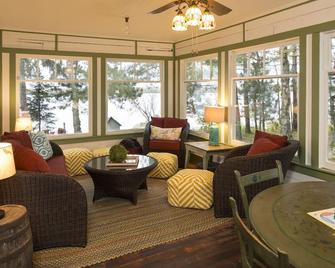 Book your 2025 Island stay! Weeks are filling up so book early! - Orr - Lounge
