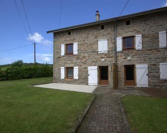 Gite La Chambonie, 3 bedrooms, 5 persons - Saint-Jean-la-Vêtre - Edificio