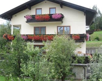 Apartment in a private house, at the foot of the Tennengebirge - Pfarrwerfen - Edificio