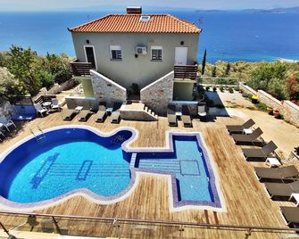 Axion Esti - Skopelos - Pool