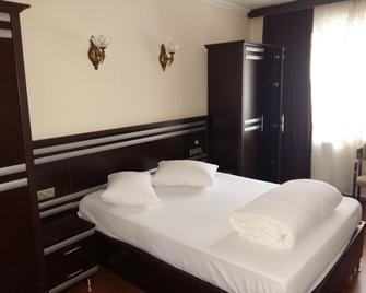 Cihan Hotel - Hopa - Bedroom