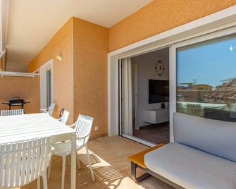 Cozy Apartment In Torre De La Horadada - Pilar de la Horadada - Balcón