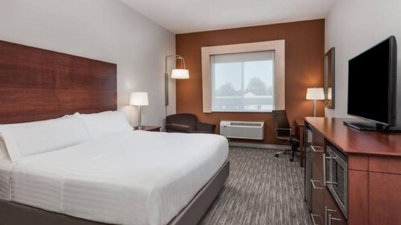 Holiday Inn Express & Suites 1000 Islands - Gananoque By IHG