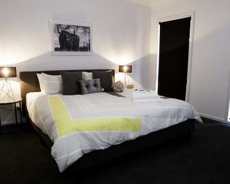 2 Minutes By Bike - Bright - Bedroom