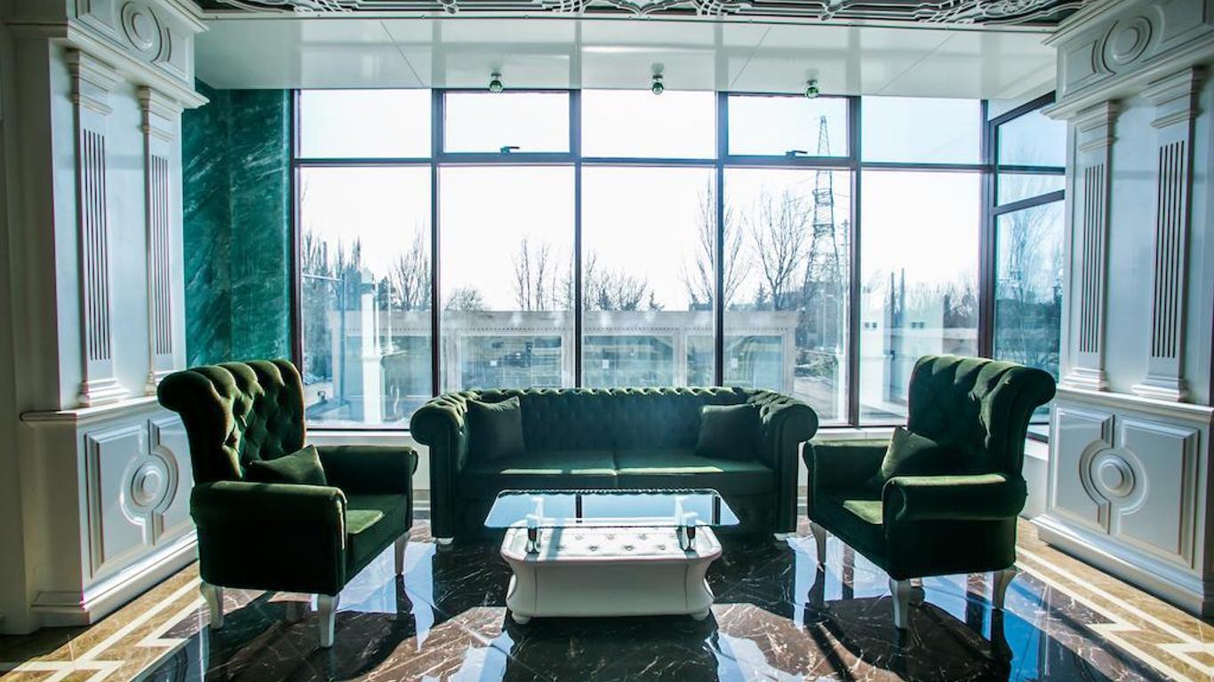 Emerald Hotel