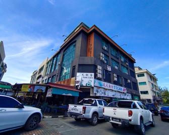 M Empire Motel - Miri - Edificio