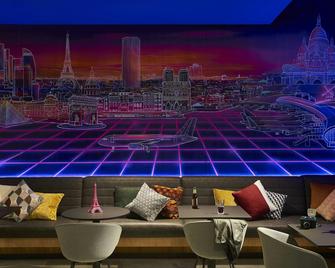 Moxy Paris Charles de Gaulle Airport - Руассі-ан-Франс - Бар