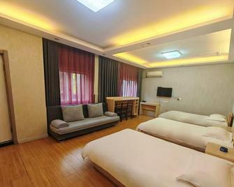 Urban 118 (Zibo Station South Square Branch) - Zibo - Slaapkamer