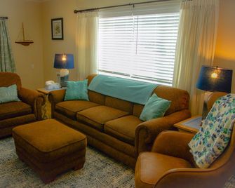 Winchester Bay Retreat : Dunes / Three Beaches / A.T.V.'s / Fishing / Crabbing - Reedsport - Sala de estar