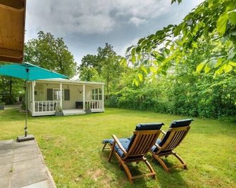 Populierenlaan 24 luxury beach chalet in nature near the sea - Burgh-Haamstede - Patio