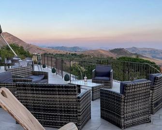 La terrazza sulle Madonie - Castellana Sicula - Balcón