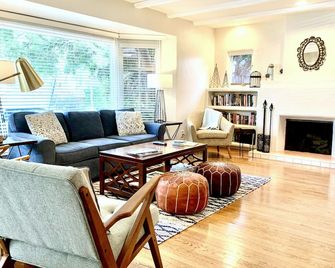 Casa Paloma: Enchanting Courtyard, Spacious Home in Peacefull Mission Hills - San Diego - Salon