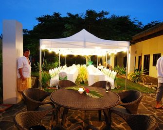 Crown Beach Resort & Spa - Rarotonga - Uteplats