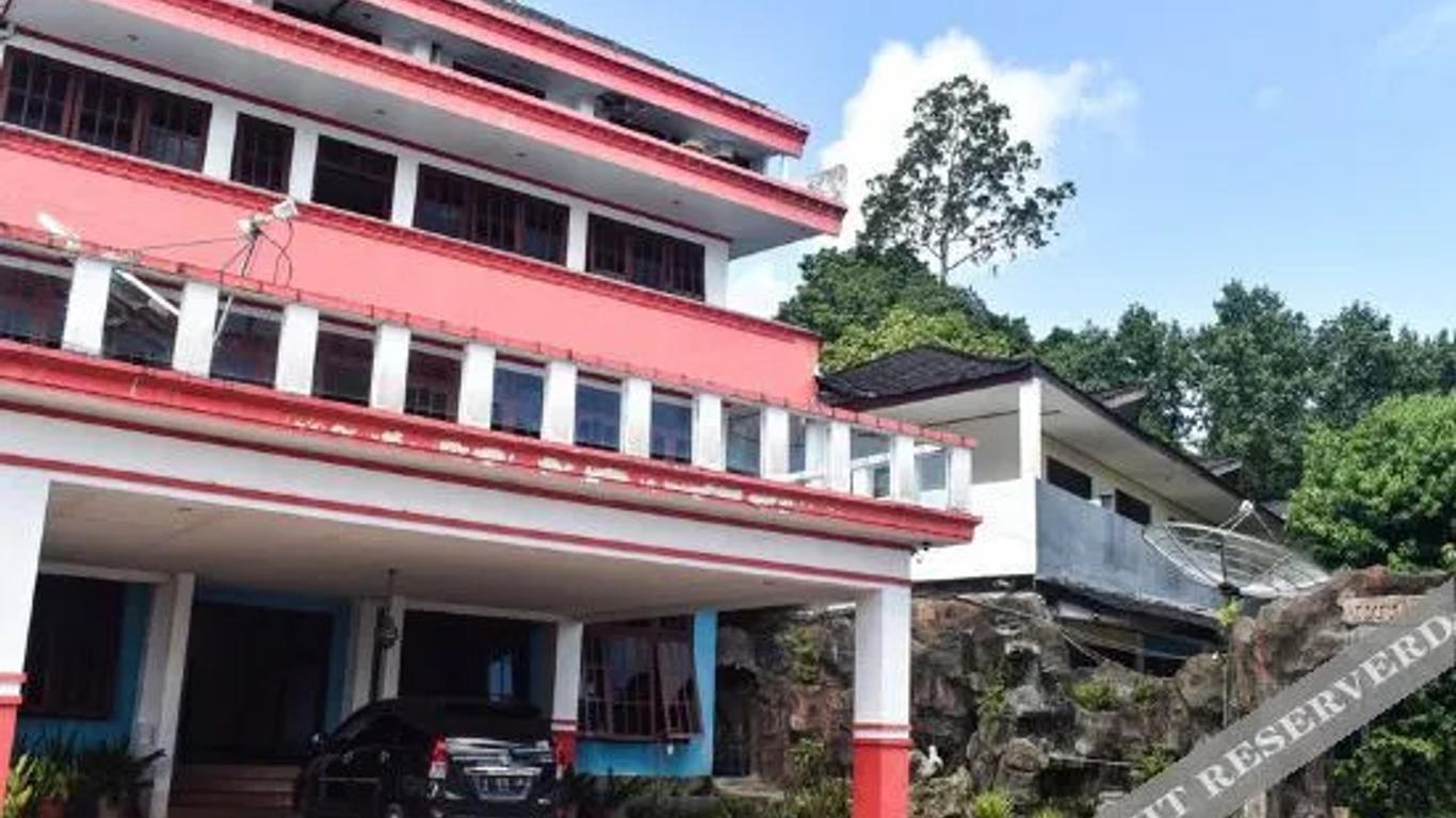 Tirta Kencana Hotel & Cottage
