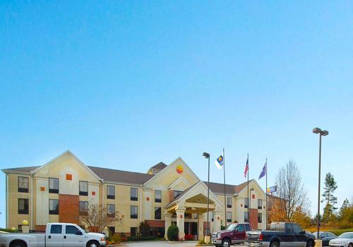 Comfort Inn And Suites At I 85 From 67 Spartanburg Hotels Kayak