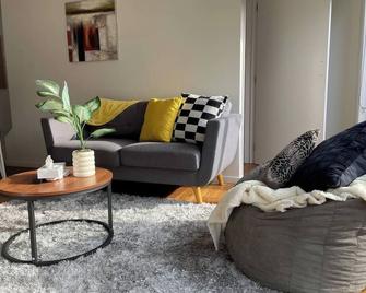 Addington - Apartment near the City! - 基督城 - 客廳