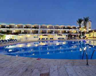 Americana Eilat Hotel - Eilat - Pool