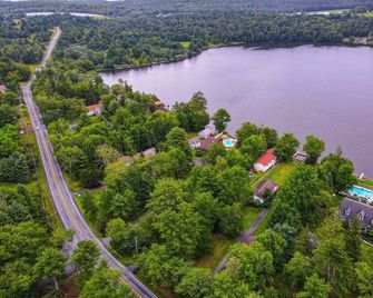 Catskills Lakefront with Hot Tub, Sauna and Theater - Monticello - Outdoors view