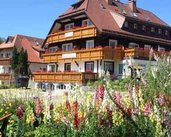 Hotel Zartenbach B&B - Hinterzarten - Gebäude
