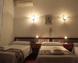 Hostal Esmeralda - Madrid - Bedroom