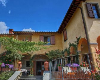 Majestic Farmhouse in Loro Ciuffenna Wit - Loro Ciuffenna