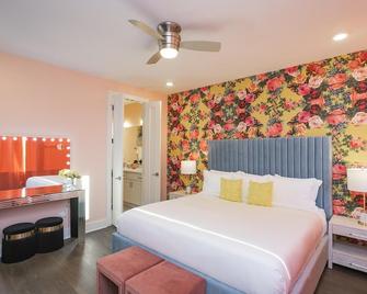 Dolly’s Dream House 1 & 2| Park Views | Nashville Vibes | Perfect for Large Grou - Pleasant View - Bedroom