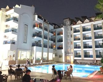 Epic Hotel - Marmaris - Pool