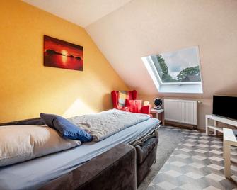 Ferienwohnung Krobjinski - Garbsen - Schlafzimmer