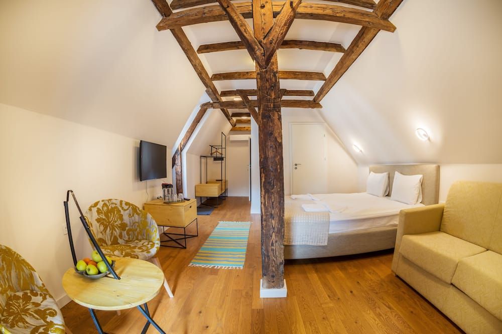 Rossmarkt Haus - בראסוב - חדר שינה