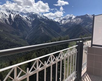 Pràcatinat Hotel & Restaurant - Cantalupa - Balcon