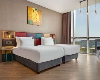 Ramada Encore by Wyndham Istanbul Avcilar - Istanbul - Bedroom