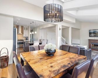 Family-Friendly 3br Home - Vancouver - Comedor