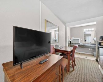 Eagle Motel Suite 118 - Manitou Springs