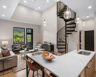 New At Town Center The Franklin Unit #a - Big Sky - Comedor