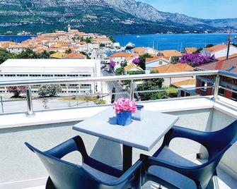 أدرياتيك بيرل كوركولا - كوركولا - شرفة