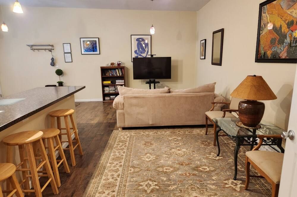 All you need to enjoy Colorado - Colorado Springs - Living room