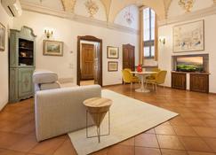 Verincanto Suite In old Verona Downtown - Verona - Living room