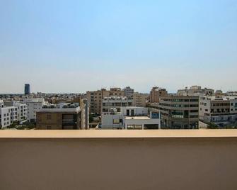 Phaedrus Living: Luxury Suite Nicosia 508 - Nicosie - Balcon