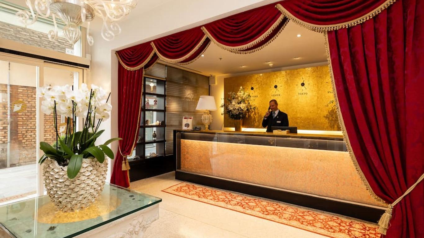 فندق أ لا كوميديا