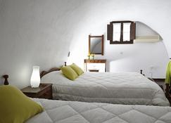Anna Traditional Apartments - Kamari - Yatak Odası