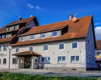 Hotel-Restaurant Alpha - Friedrichshafen - Edificio