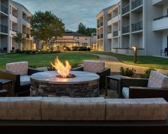 Courtyard by Marriott Annapolis - Annapolis - Innenhof