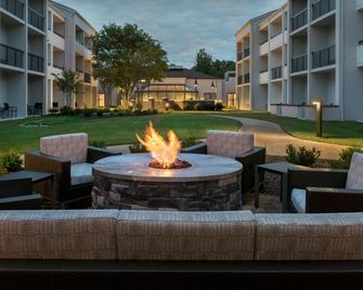 Courtyard by Marriott Annapolis - אנאפוליס - פטיו