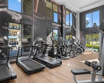 King Bed, Pool, Hot Tub, Arcade Room, Gym, Parking - San Diego - Gym